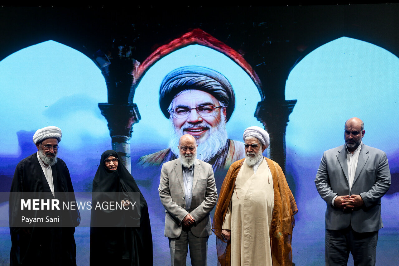 زهرا مصطفوی دختر امام خمینی(ره) در یک مراسم رسمی | تصاویر