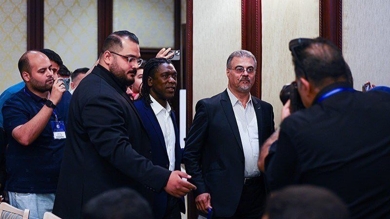 تصاویری از سیدورف با بادیگارهایش در تهران