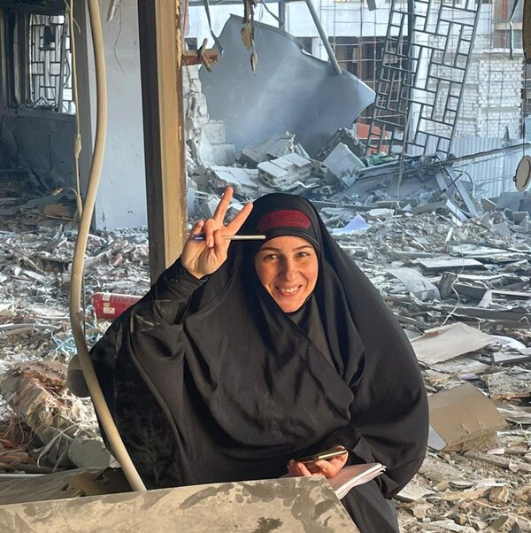 دختری که با یک جمله امام مقابل تانک اسرائیلی ایستاد + تصاویر