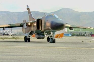لحظه بازگشت سوخو ۲۴ ارتش از ماموریت + فیلم
