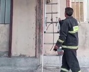 عملیات نجات متفاوت آتش‌نشان‌های کرمانشاه + تصاویر