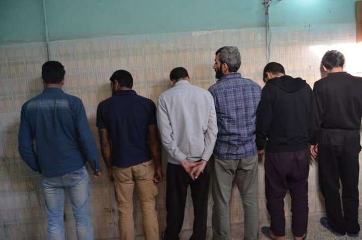 لحظه غافلگیر شدن اوباش مسکن مهر بروجرد + ویدئو