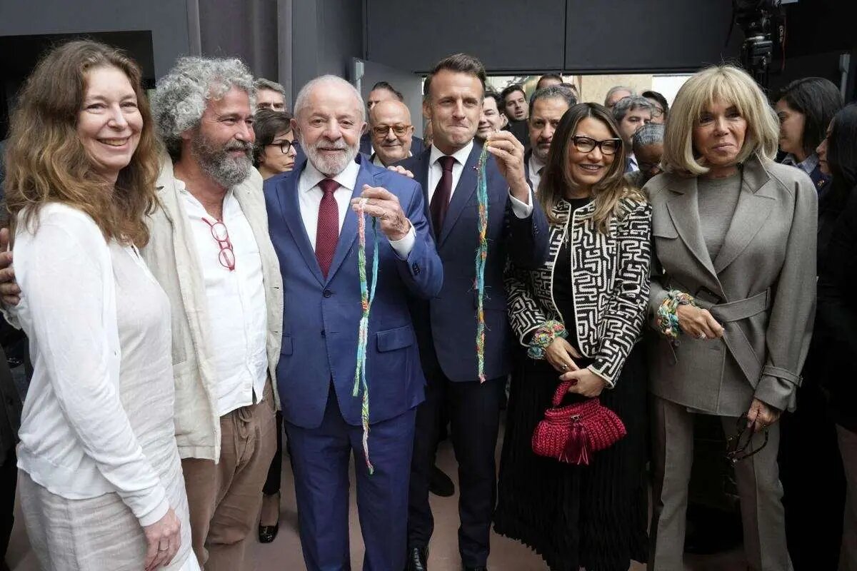 حرکت آکروباتیک رئیس جمهور ۸۰ ساله برزیل | تصاویر