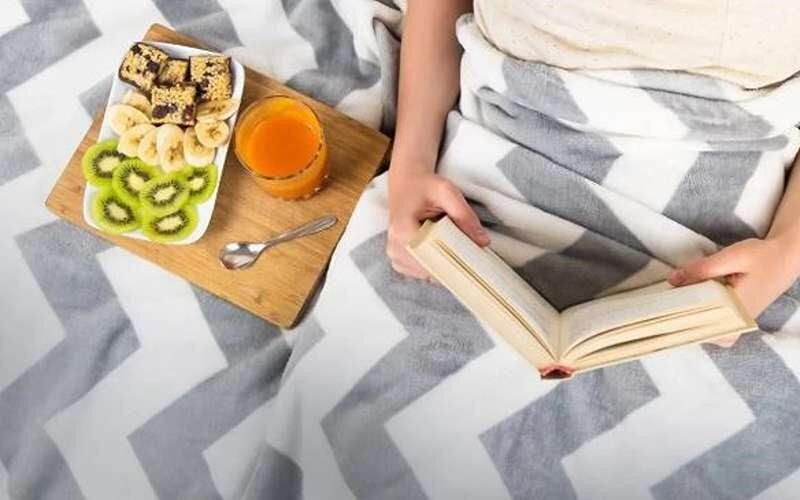 چه غذاهایی برای شب بخوریم که خواب راحتتری داشته باشیم؟