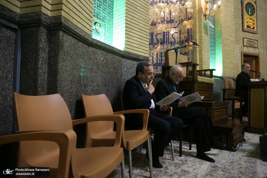 تصاویر خاص از عراقچی در یک مراسم ختم