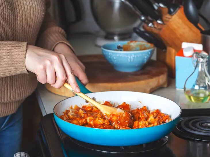 قبل از پخت و پز در ظروف نچسب یا تفلون این مطلب را بخوانید