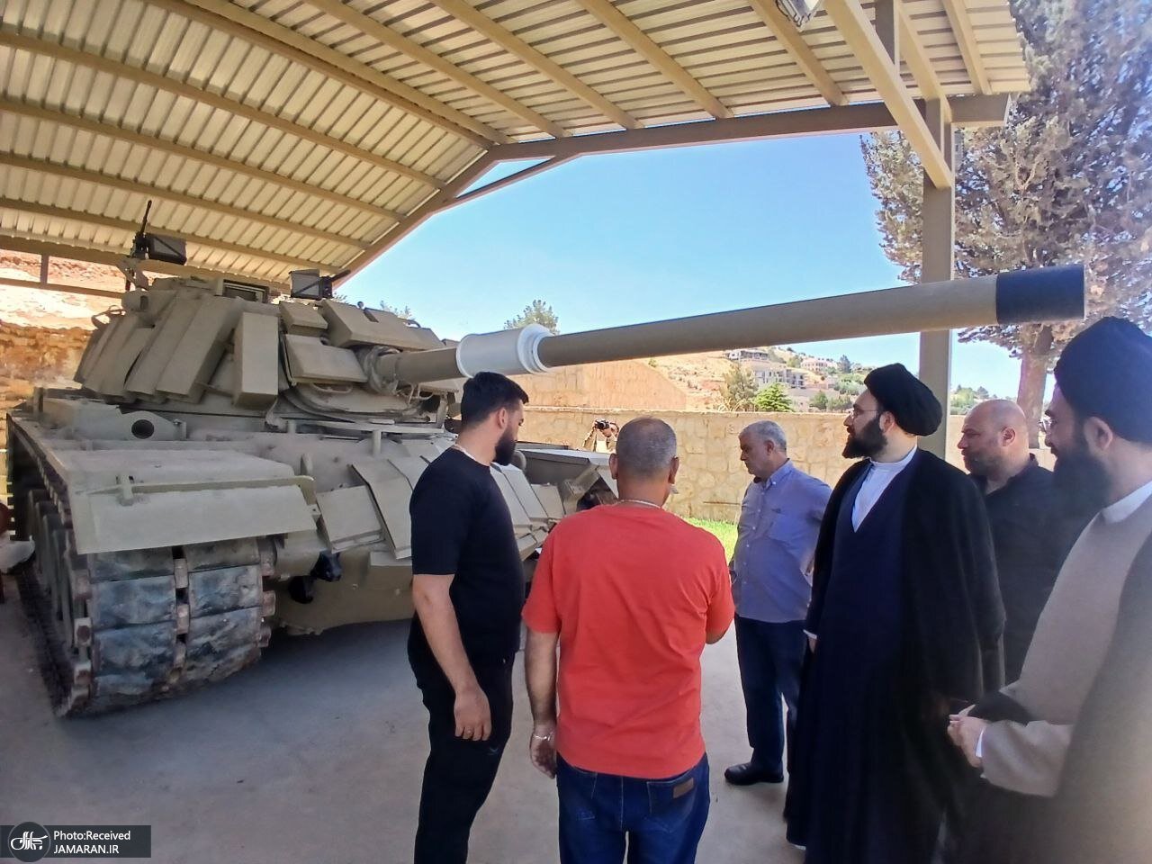 بازدید سید علی خمینی از امکانات نظامی حزب الله | تصاویر