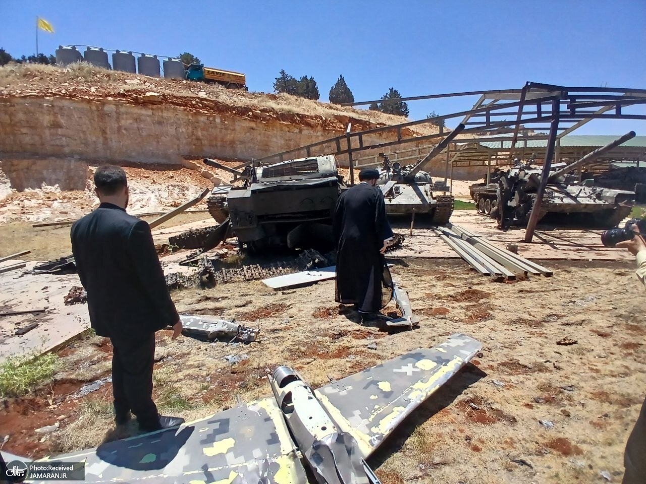 بازدید سید علی خمینی از امکانات نظامی حزب الله | تصاویر