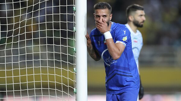 حقوق ۱۸۰ میلیاردی یک بازیکن فوتبال بیش از بودجه یک شهر کوچک