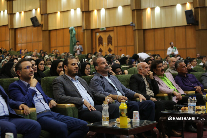 برنامه گلریزان برای آزادسازی زندانیان در مجموعه فرهنگی ورزشی 5 آذر