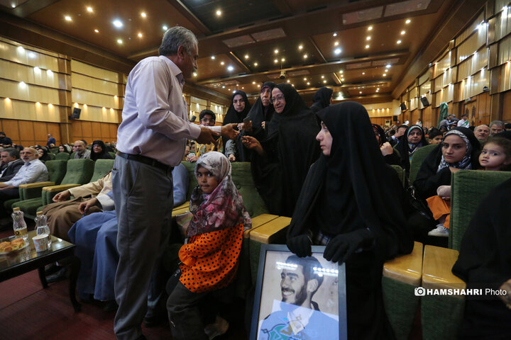 برنامه گلریزان برای آزادسازی زندانیان در مجموعه فرهنگی ورزشی 5 آذر