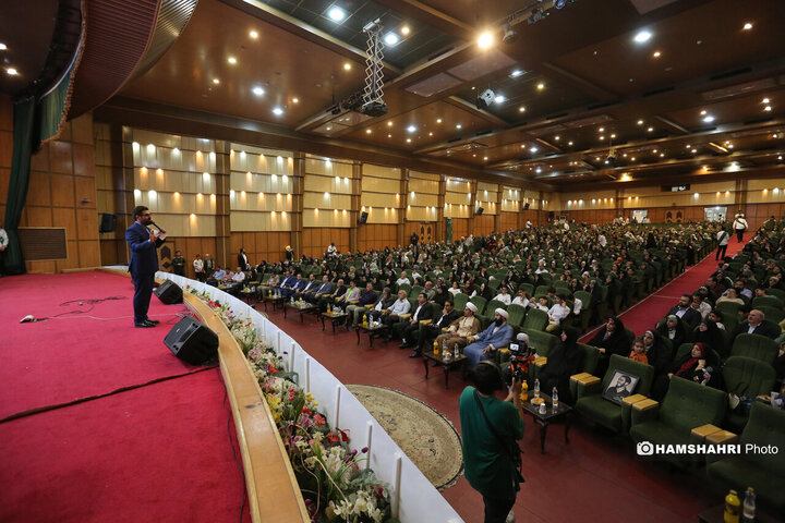 برنامه گلریزان برای آزادسازی زندانیان در مجموعه فرهنگی ورزشی 5 آذر