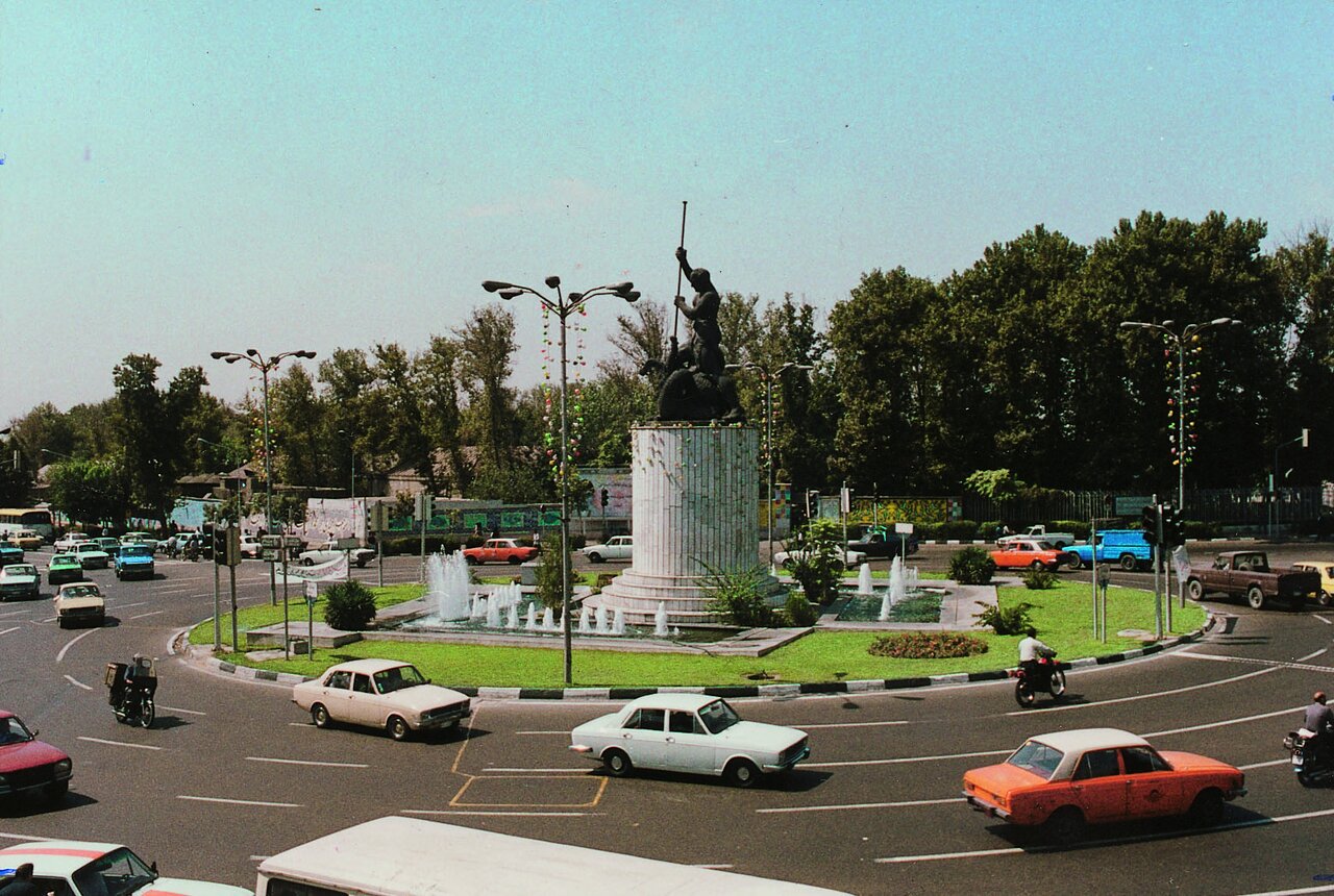 روایتی جعلی از مجسمه ۹۰ ساله پایتخت