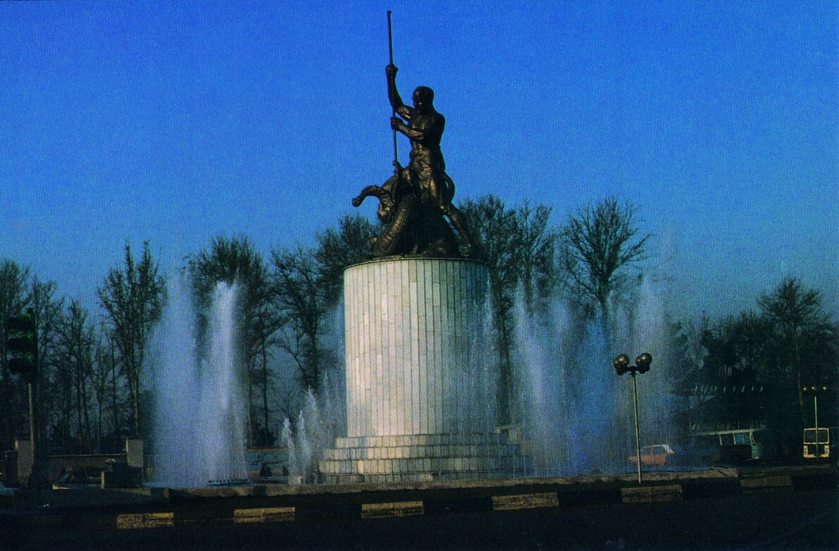 روایتی جعلی از مجسمه ۹۰ ساله پایتخت