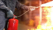 آتش‌سوزی مجدد در بندرشهیدرجایی؛ اینبار در انبار ضایعات + ویدئو