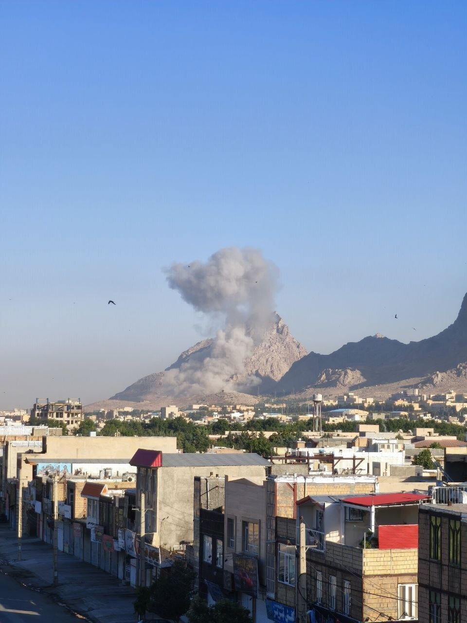 حملات بی هدف صهیونیست ها به ارتفاعات اطراف کرمانشاه