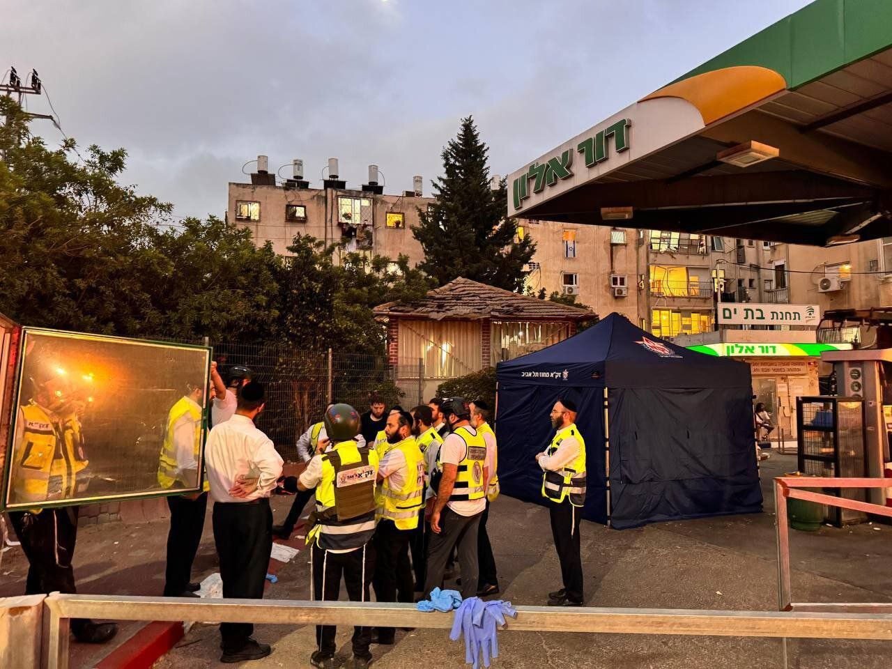 ایجاد مرکز تشخیص هویت موقت در میان ویرانه های «بات یام» در جنوب تل آویو