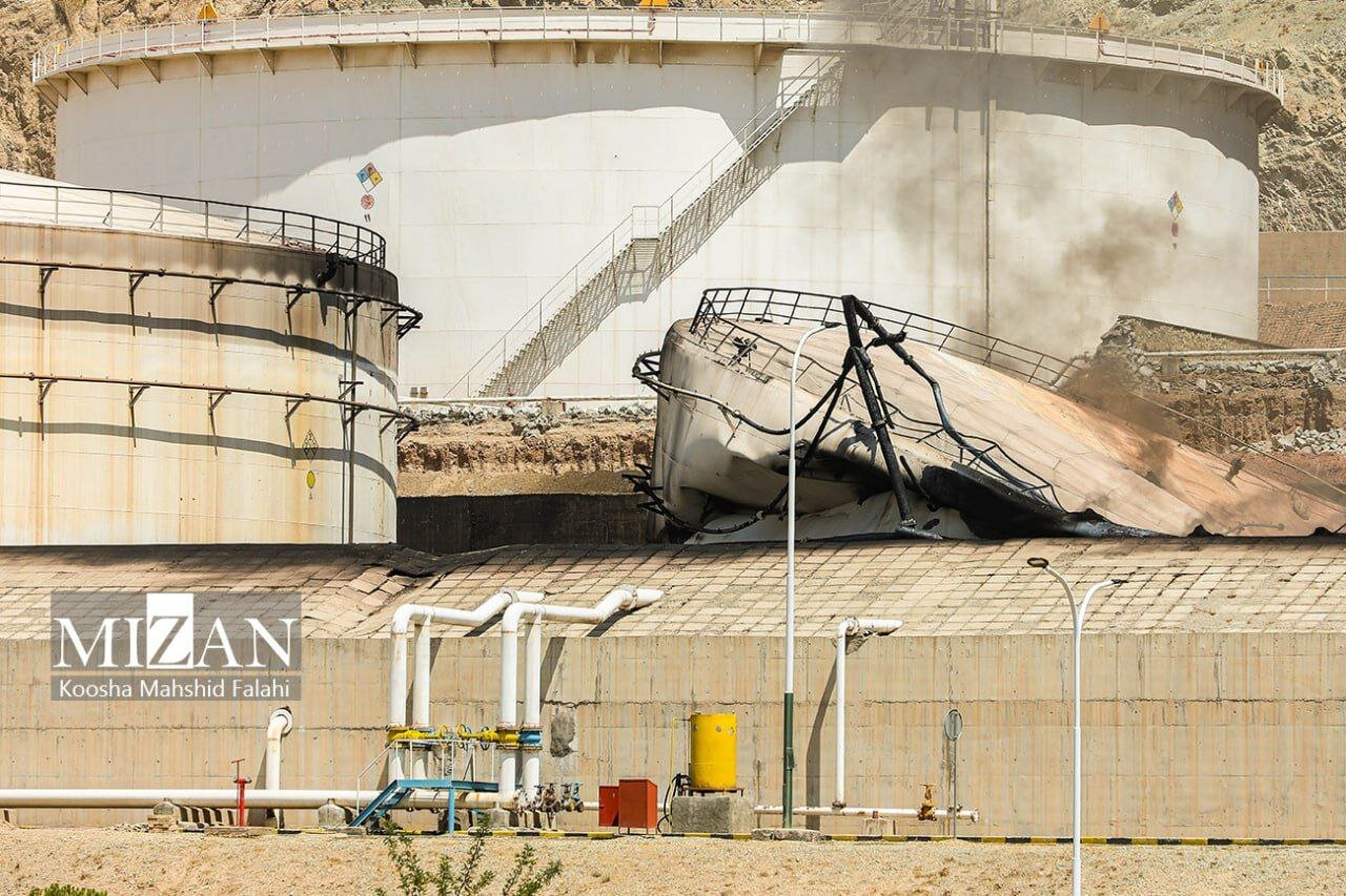 تصاویری از آسیب جزئی به مخازن نفت شهران