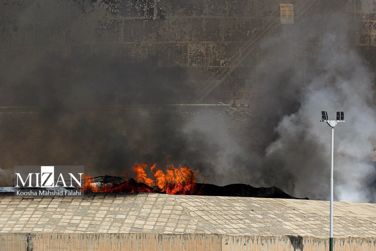 تصاویری از آسیب جزئی به مخازن نفت شهران