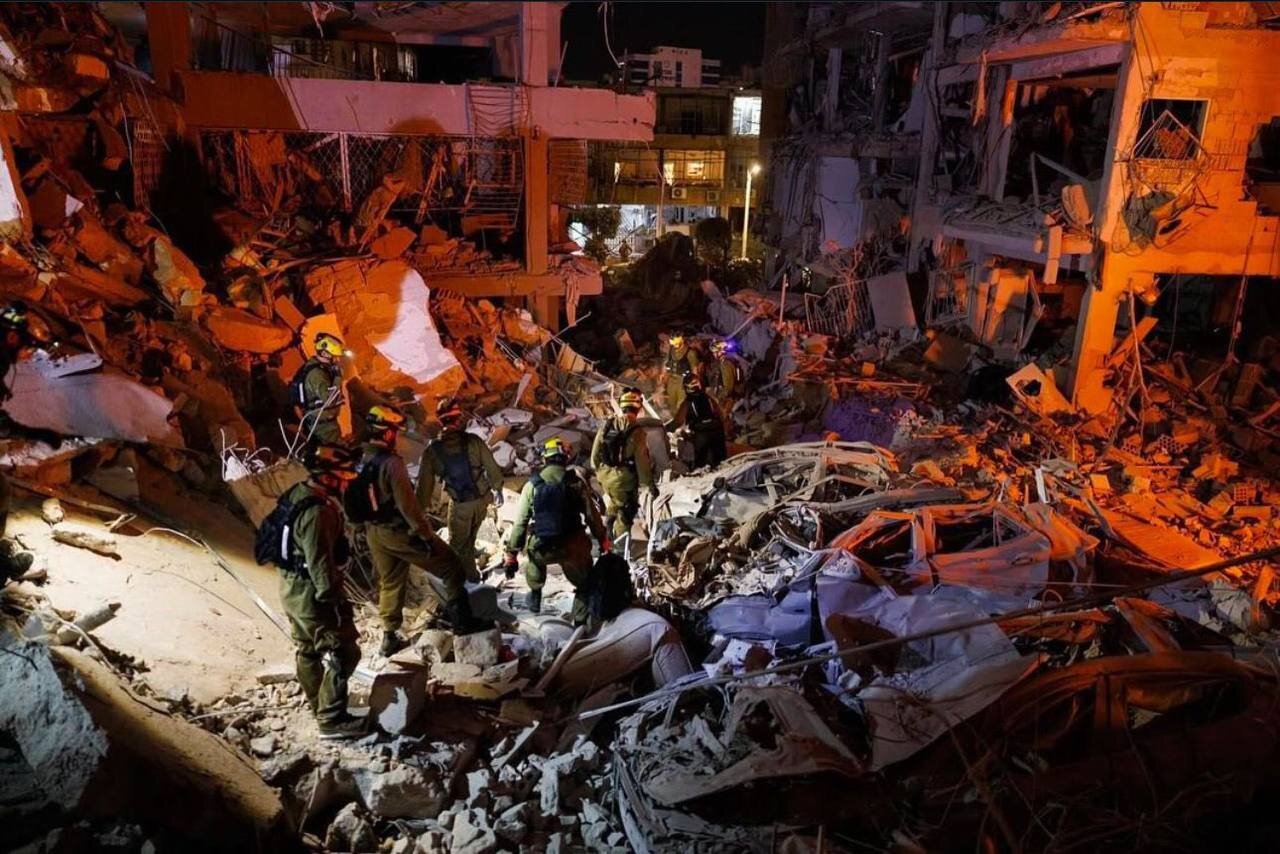 صبح شد؛ ویرانه های اسرائیل آشکار شد+ تصاویر | ببینید موشک های ایران چه کردند