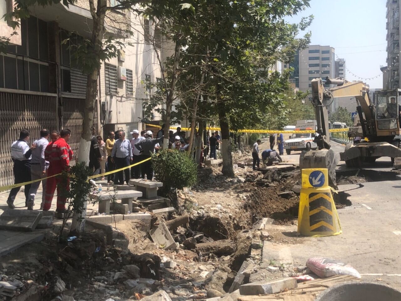 ترکیدگی لوله میدان تجریش