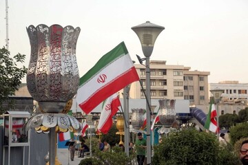 ادای احترام پایتخت‌نشینان به شهدای مظلوم حملات رژیم صهیونیستی