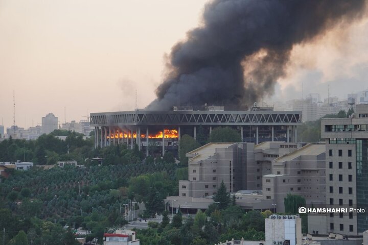 صدا و سیما مورد حمله قرار گرفت| تصاویر