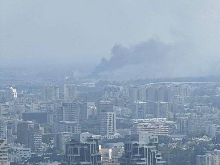 اصابت مستقیم ۵موشک ایرانی به قلب تلآویو + تصاویر | انفجارهای مهیب در رامات هشارون و هرتزیلیا