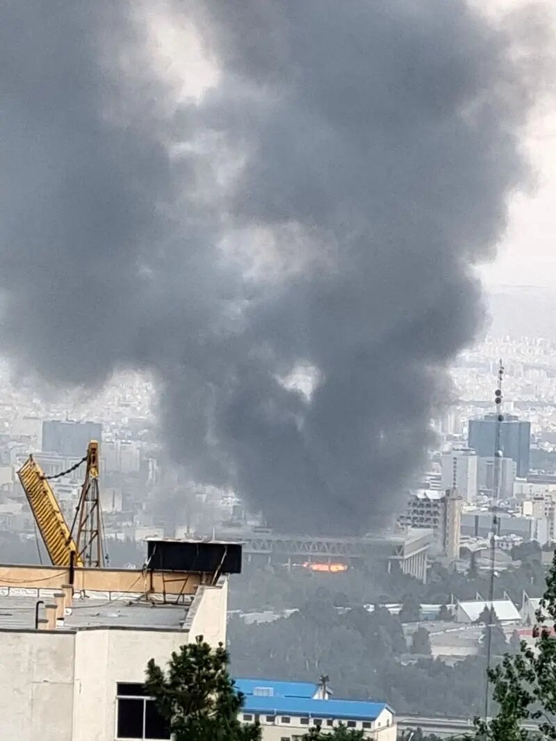 اولین عکس از ساختمان شیشه ای صدا و سیما پس از مهار آتش