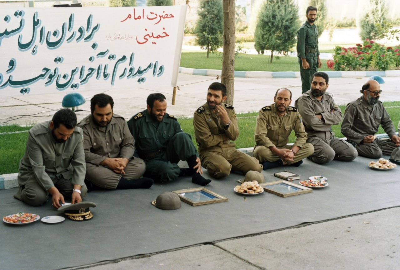 تصاویر دیده نشده از سردار سپهبد شهید «غلامعلی رشید» در کنار دیگر فرماندهان سپاه