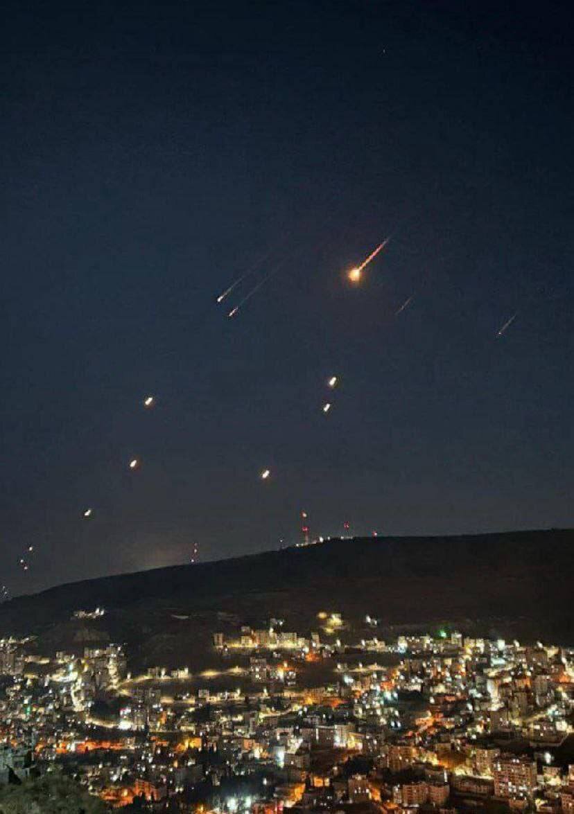 نمایی زیبا از موشکهای ایرانی در آسمان اسرائیل + ویدئو