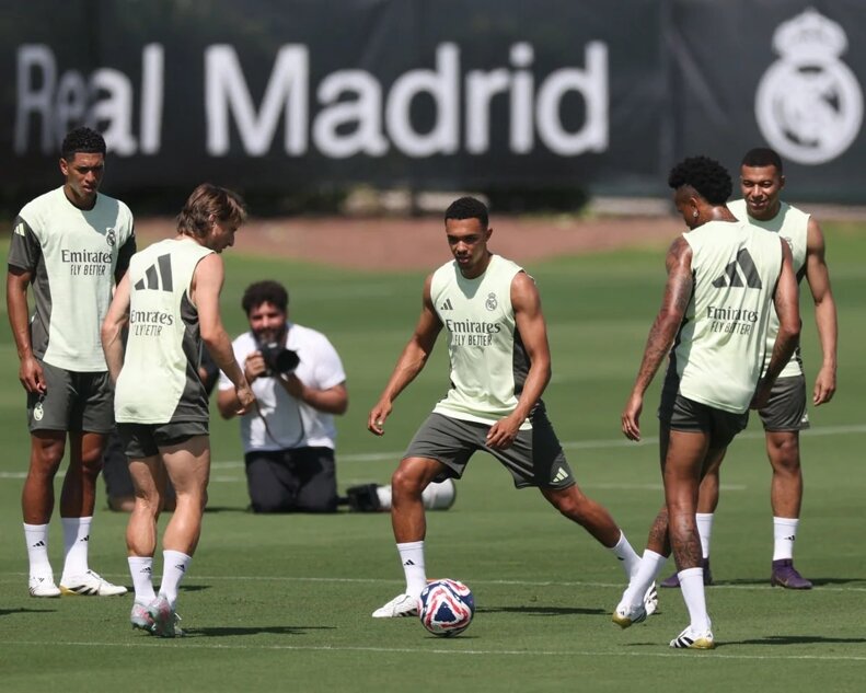 آخرین تمرین رئال مادرید در شرایط ویژه + عکس
