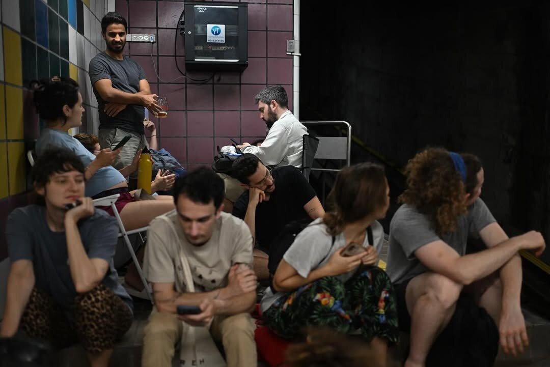 شب سخت صهیونیستها در پناهگاه | تصاویر