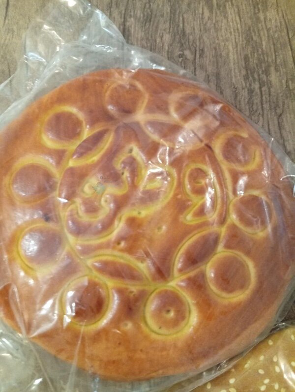 زیباترین صحنههای جنگ در چند قاب ؛ از نانوایی که روی نانها نوشته «وطن» تا پخش هندوانه و شربت در صف پمپ بنزینها + عکس و فیلم