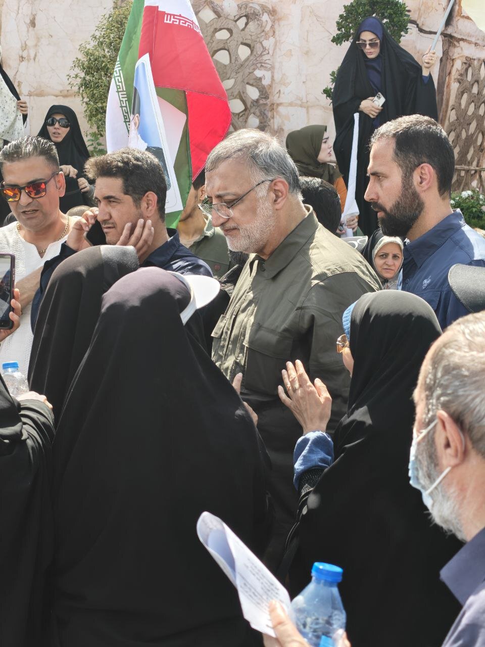 حضور علیرضا زاکانی در راهپیمایی جمعه خشم در تهران + عکس