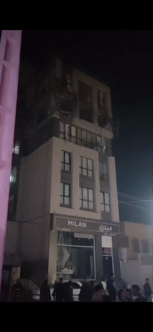 حمله شبانه اسرائیل به یک ساختمان مسکونی در قم+ عکس | شهادت یک نوجوان ۱۶ ساله