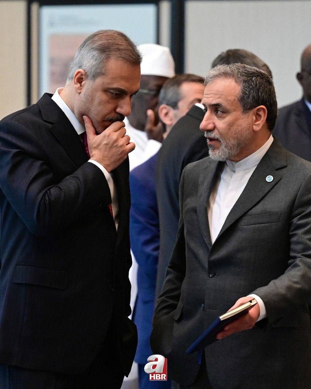 تصاویری از عراقچی در نشست سازمان همکاری اسلامی در استانبول