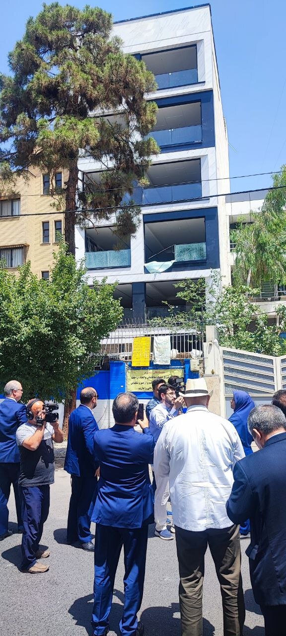 بازدید سفرا از مناطق آسیب دیده تهران