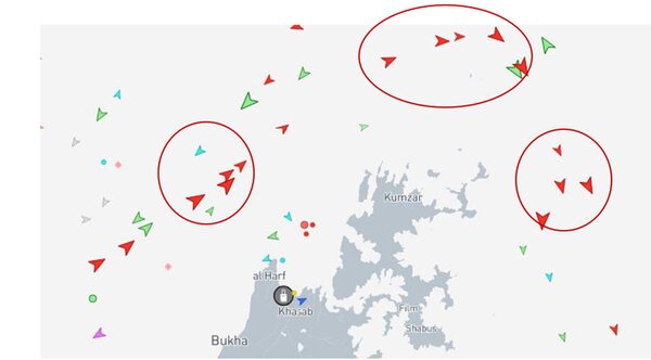 رصد لحظهای نفتکشها در تنگه هرمز +نقشه | هجوم نفتکشها برای خروج از تنگه