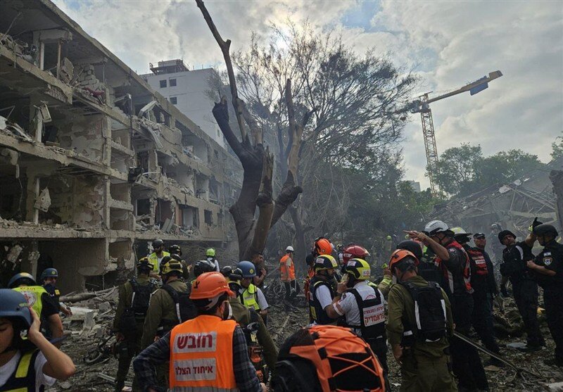 تصاویر برگزیدهای از آثار حمله موشکی ایران به تلآویو و حیفا در صبح امروز