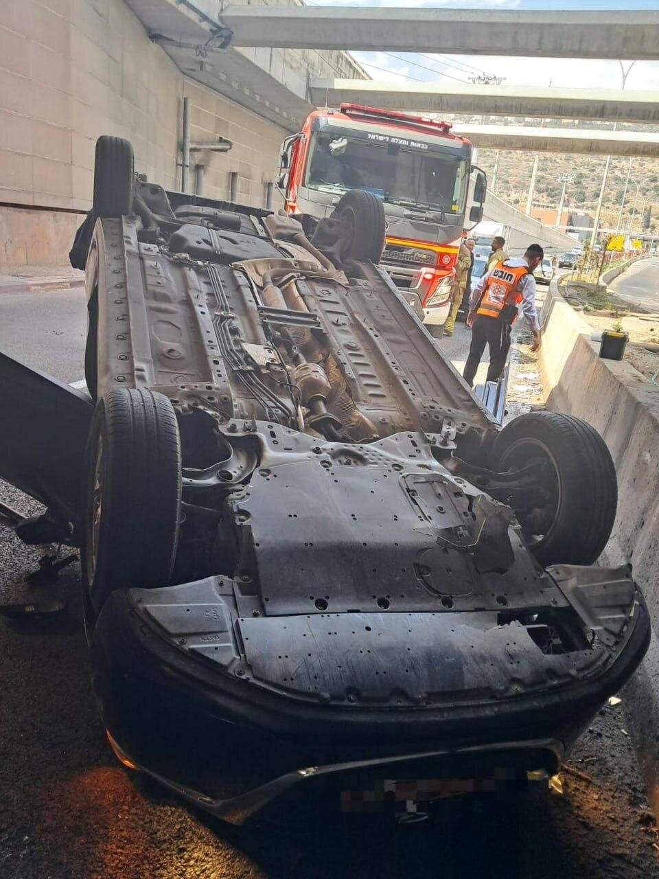 چپ شدن  خودرو از شدت موج انفجار موشک ایرانی + ویدئو