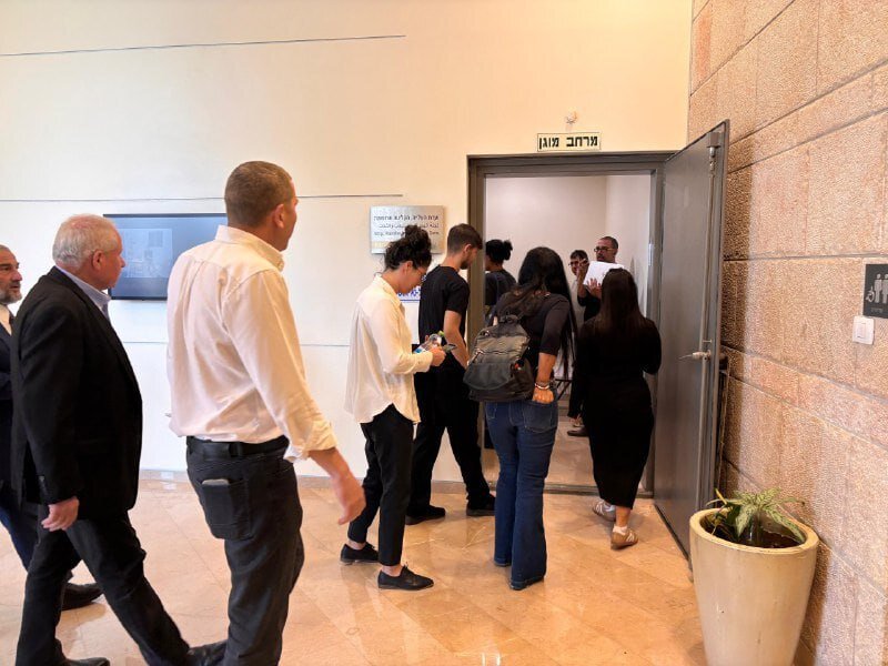 تصویری از فرار اعضای پارلمان اسرائیل