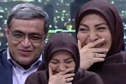 خنده‌های تمام نشدنی المیرا شریفی مقدم هنگام خواندن پیامک یک شهروند + ویدئو