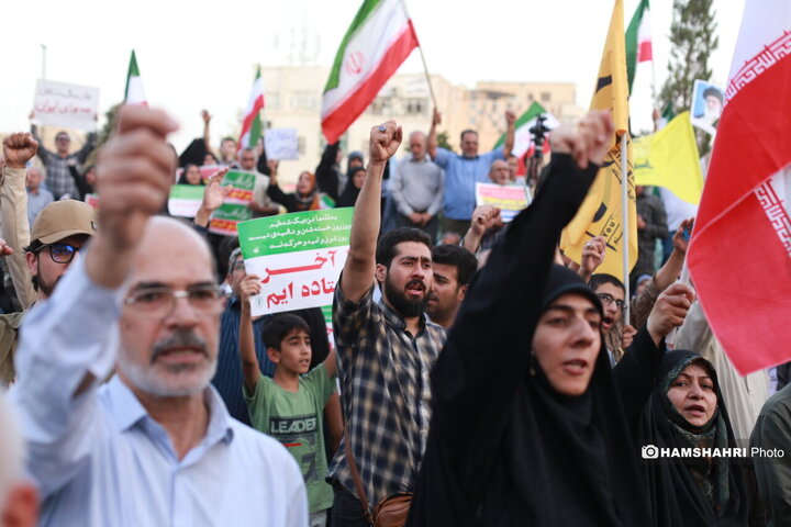 اجتماع مردمی در حمایت و تشکر از نیروهای مسلح در میدان انقلاب