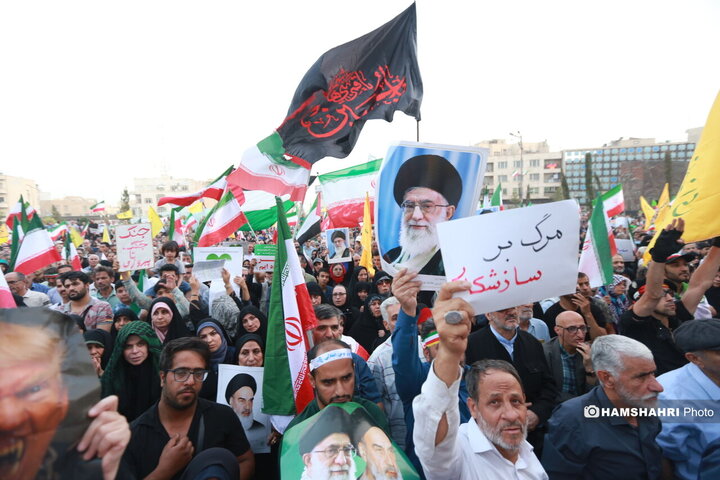 اجتماع مردمی در حمایت و تشکر از نیروهای مسلح در میدان انقلاب