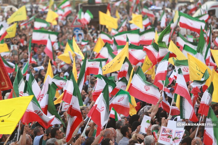 اجتماع مردمی در حمایت و تشکر از نیروهای مسلح در میدان انقلاب