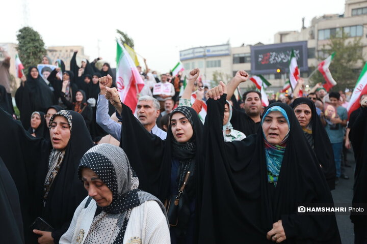 اجتماع مردمی در حمایت و تشکر از نیروهای مسلح در میدان انقلاب