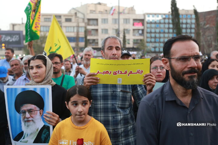 اجتماع مردمی در حمایت و تشکر از نیروهای مسلح در میدان انقلاب