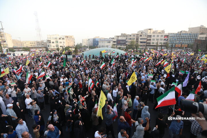 اجتماع مردمی در حمایت و تشکر از نیروهای مسلح در میدان انقلاب