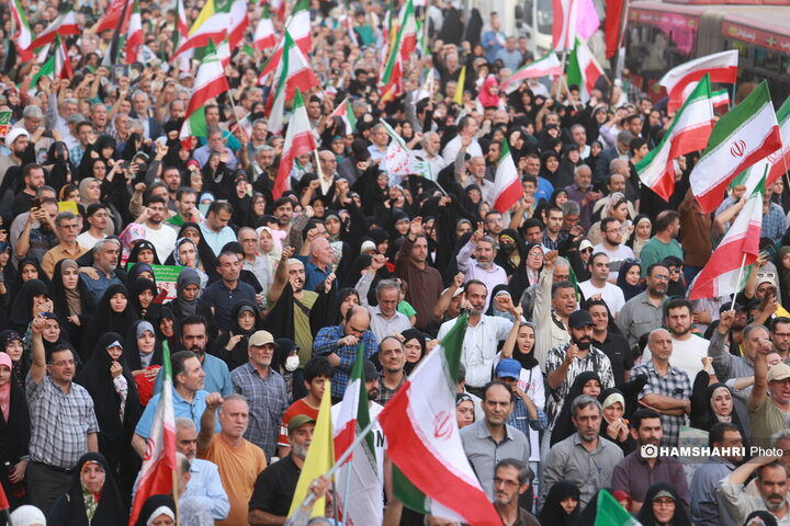 اجتماع مردمی در حمایت و تشکر از نیروهای مسلح در میدان انقلاب